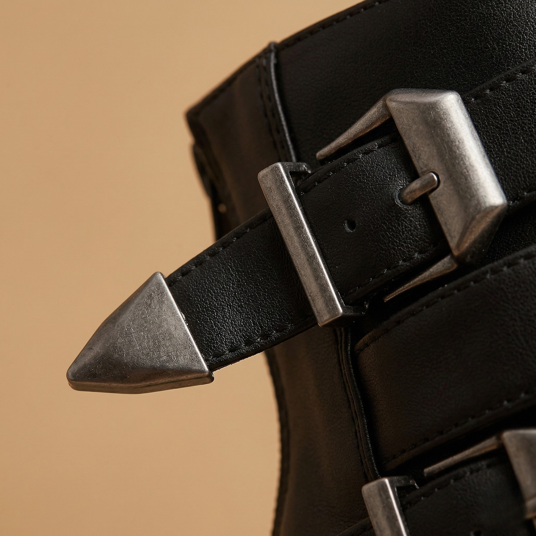 FIG Vael — Double Buckle Platform Lace-Up Combat Boot