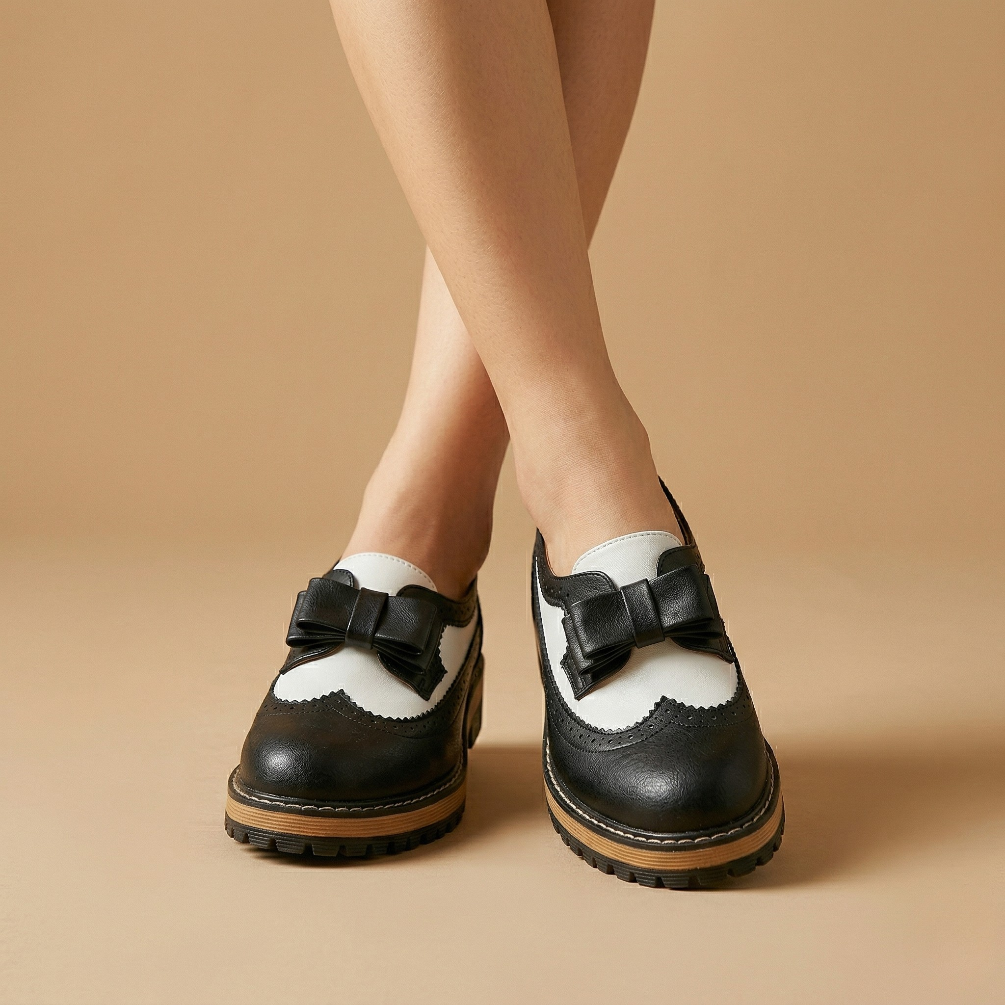 FIG Noire - Two-Tone Bow Brogue Loafer
